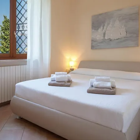 Villa Sybille With Pool And View *