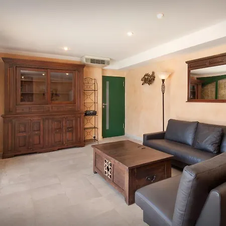Villa Sybille With Pool And View *