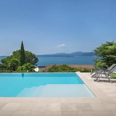 Villa Sybille With Pool And View *